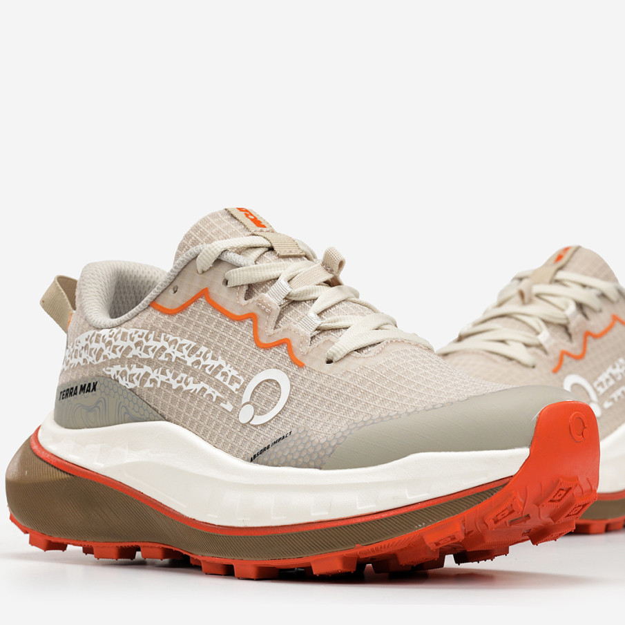 Deportivos ATOM para mujer TERRA MAX NITRO color arena.