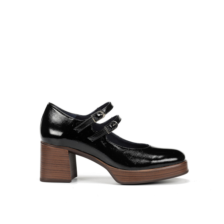 Mercedes DORKING BY FLUCHOS fabricadas en piel naplack color negro