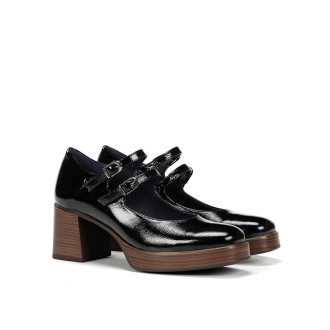 Mercedes DORKING BY FLUCHOS fabricadas en piel naplack color negro