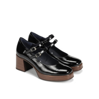 Mercedes DORKING BY FLUCHOS fabricadas en piel naplack color negro