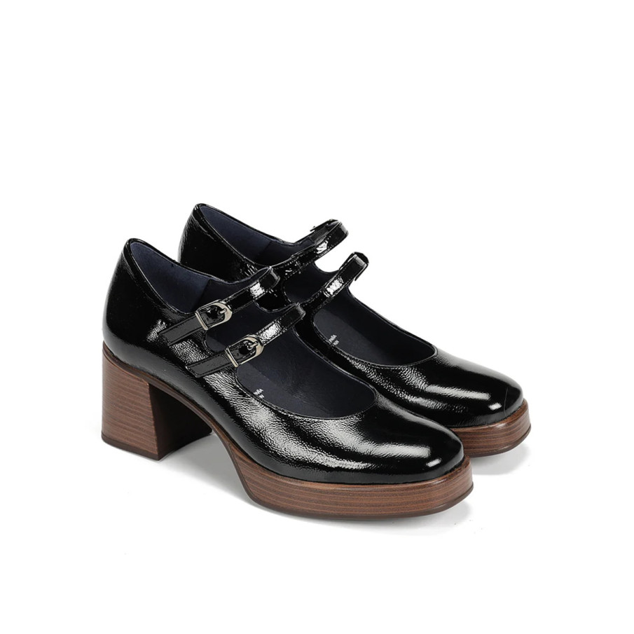 Mercedes DORKING BY FLUCHOS fabricadas en piel naplack color negro