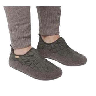 Zapatillas de ir por casa TONI PONS, fabricadas en textil NIL-UM Khaki