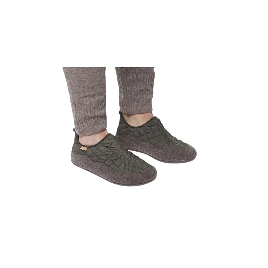 Zapatillas de ir por casa TONI PONS, fabricadas en textil NIL-UM Khaki