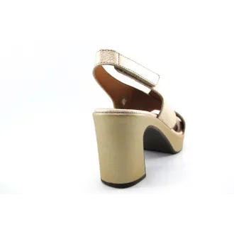 SANDALIA CRUZADA DE MUJER CON PLATAFORMA