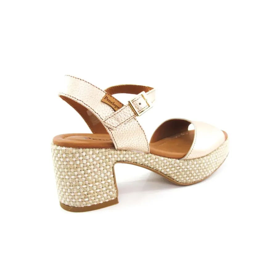 Sandalia platino de piel con plataforma | Penelope | Dino Zapatos