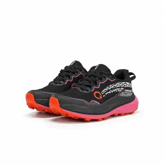 Zapatilla trail mujer ATOM Terra Max AT180 negra vista lateral parejas
