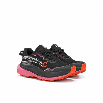 Zapatilla trail mujer ATOM Terra Max AT180 negra vista lateral parejas b