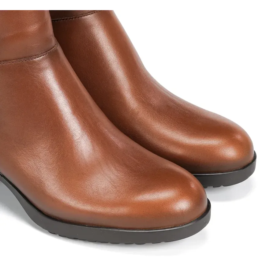 Botín Fluchos Aliss F2240 de mujer en piel color cuero