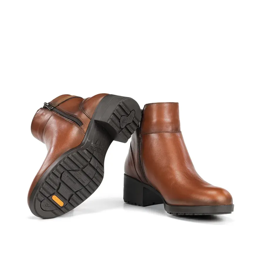 Botín Fluchos Aliss F2240 de mujer en piel color cuero