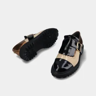 Suela ligera del zapato MLV de mujer con flecos en Dino Zapatos