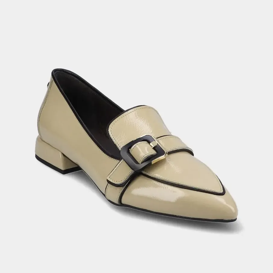 Mocasín hebilla beige