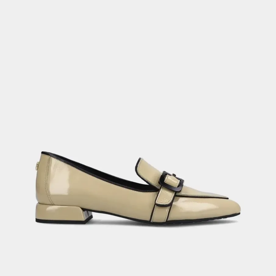 Mocasín hebilla beige