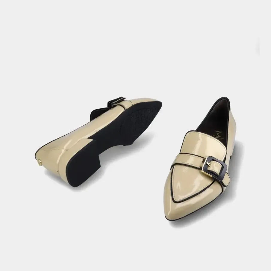 Mocasín hebilla beige